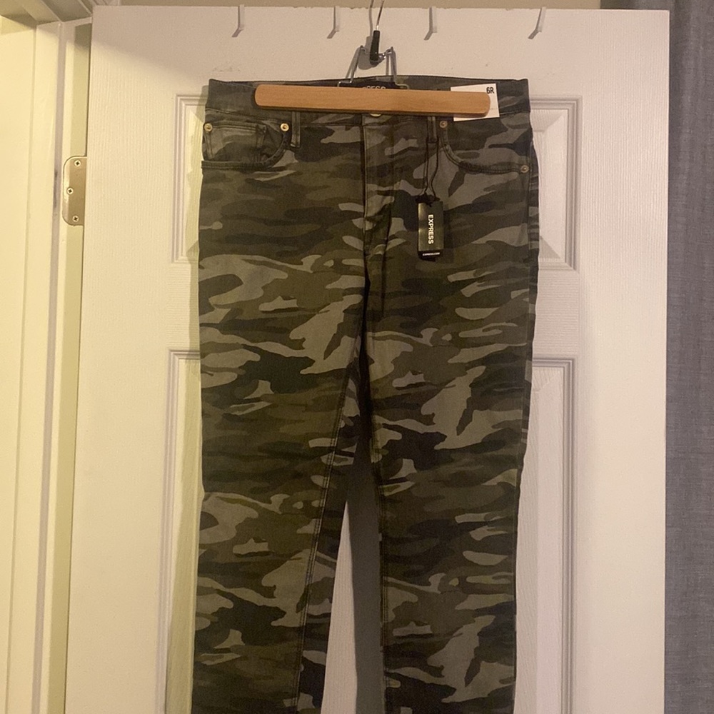 NWT Express Ankle Legging Mid Rise stretch camo
